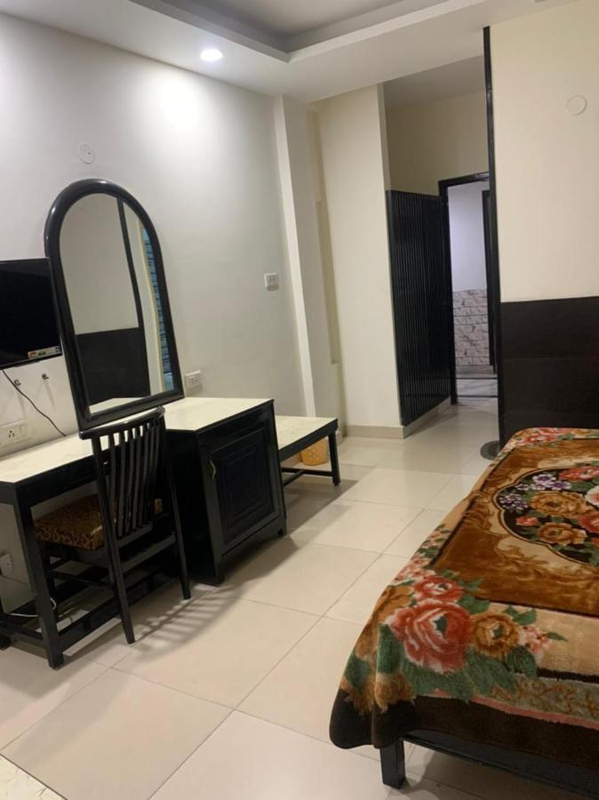 Hotel Raman'S Jagādhri 外观 照片