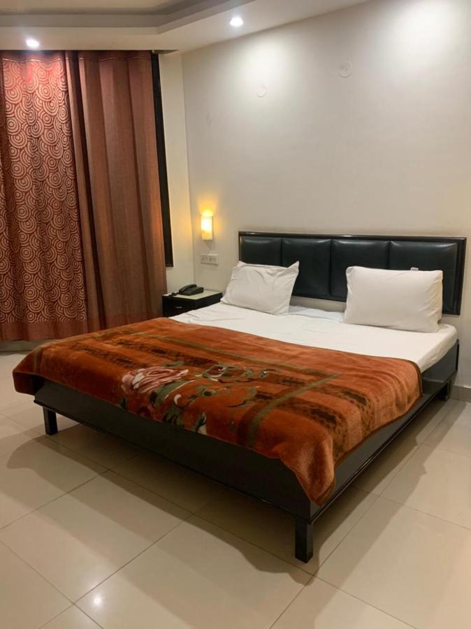 Hotel Raman'S Jagādhri 外观 照片