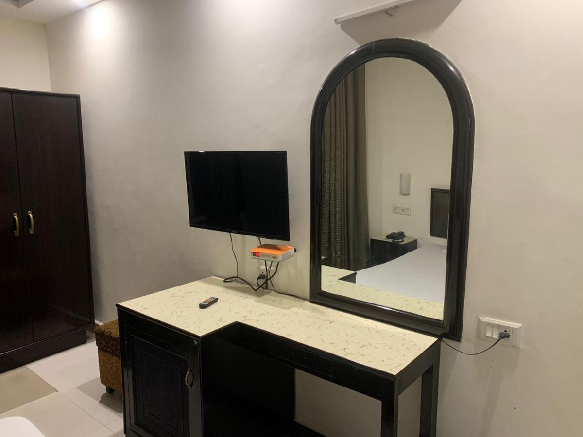Hotel Raman'S Jagādhri 外观 照片