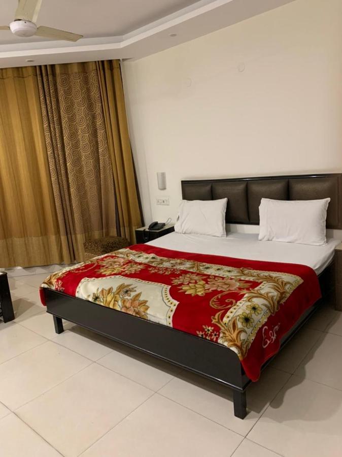 Hotel Raman'S Jagādhri 外观 照片