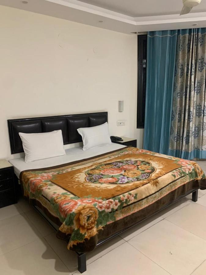Hotel Raman'S Jagādhri 外观 照片